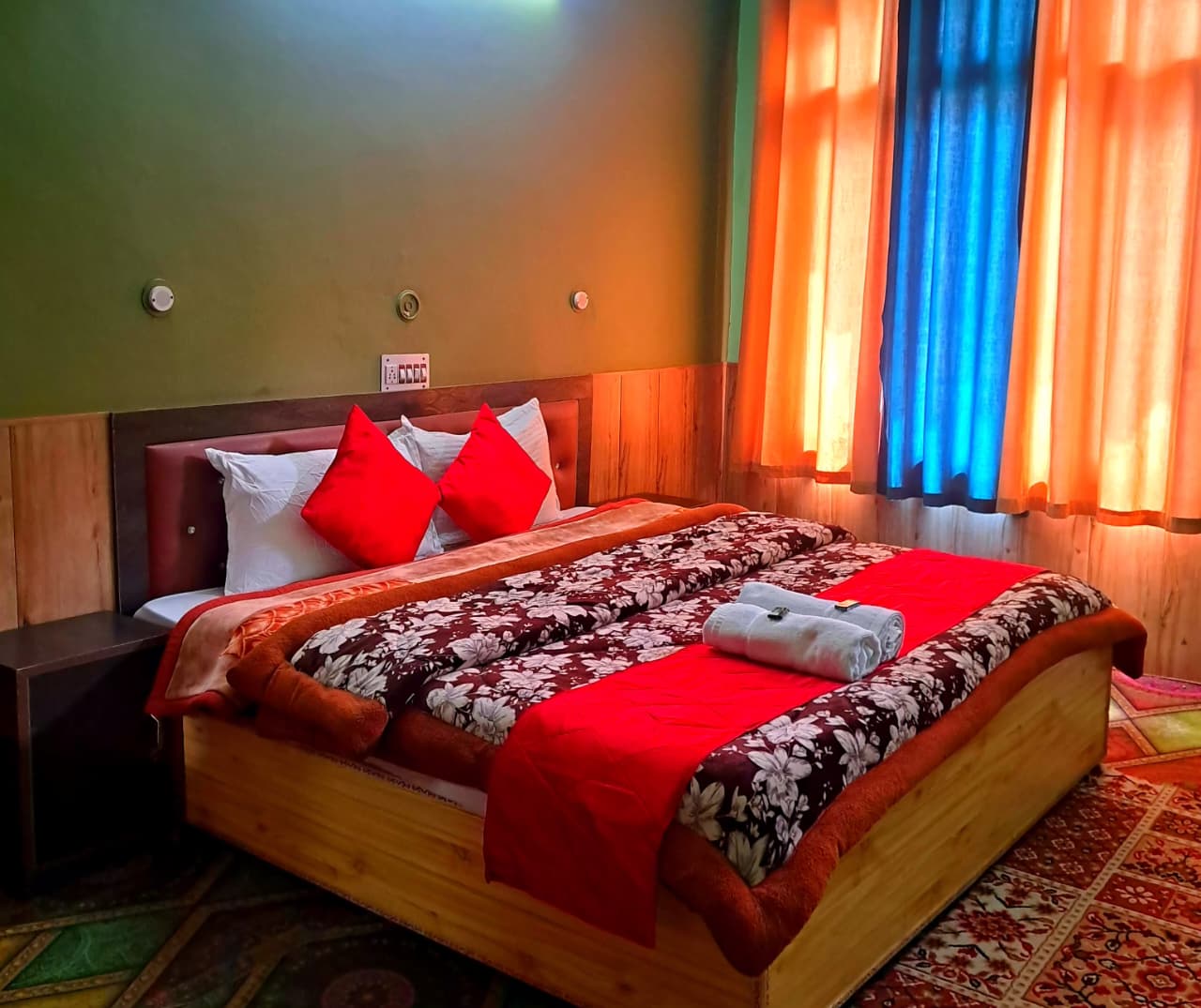 Deluxe room 4